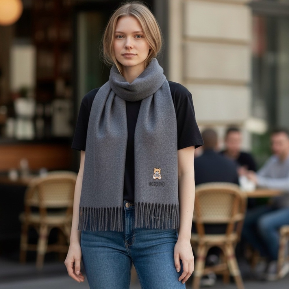 MOSCHINO Signature Wool Scarf 😍🔥
